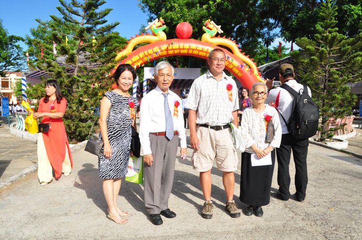 LỄ KỶ NIỆM 95 NĂM THÀNH LẬP TRƯỜNG QUỐC HỌC QUY NHƠN VÀ ĐÒN NHẬN HUÂN CHƯƠNG ĐỘC LẬP HẠNG BA
